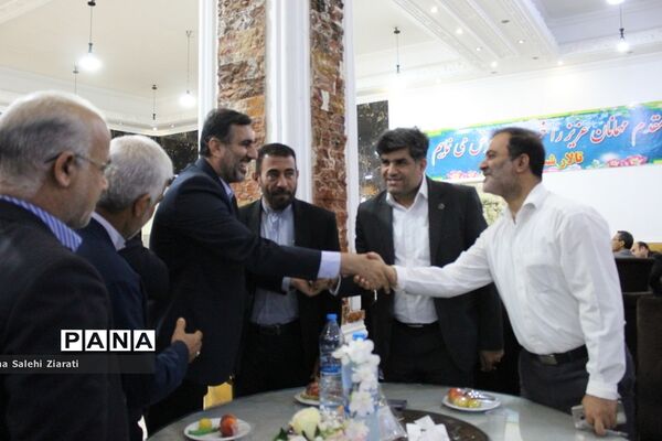 تجلیل از مربیان پرورشی‌، مشاوران‌، مراقبان سلامت و دبیران ورزش شهرستان بوشهر