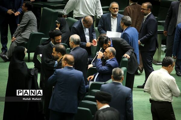 رای اعتماد مجلس به وزیر پیشنهادی جهاد کشاورزی