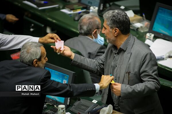 رای اعتماد مجلس به وزیر پیشنهادی جهاد کشاورزی