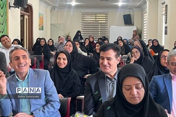 جلسه ارزیابی کیفیت‌بخشی به عملکرد مدیریت مراکز آموزشی در آموزش و پرورش رودهن