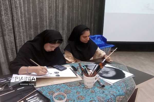 مراسم تجلیل از دانش‌آموزان برتر در رشته رباتیک شهرستان ورامین