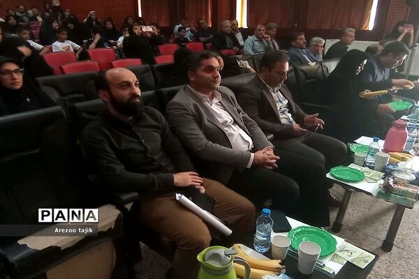 مراسم تجلیل از دانش‌آموزان برتر در رشته رباتیک شهرستان ورامین