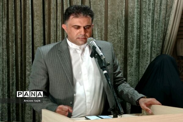 مراسم تجلیل از دانش‌آموزان برتر در رشته رباتیک شهرستان ورامین