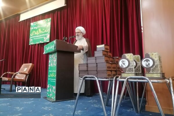 همایش خانوادگی دختران دانش‌آموز عضو هیات بنت‌الهدی قائمشهر