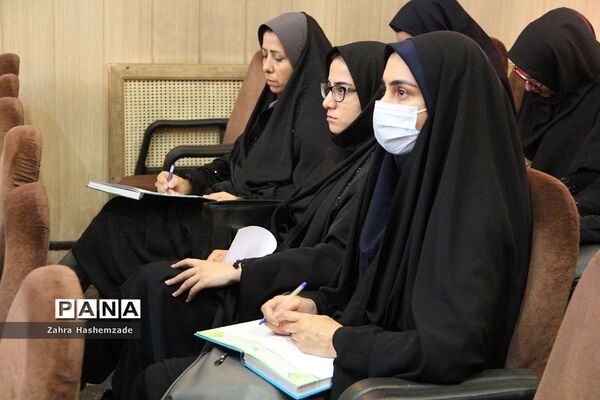 همایش ارتقای اطلاعات و دانش‌ مشاوران مدارس و مراکز مشاوره شهرستان‌های استان تهران