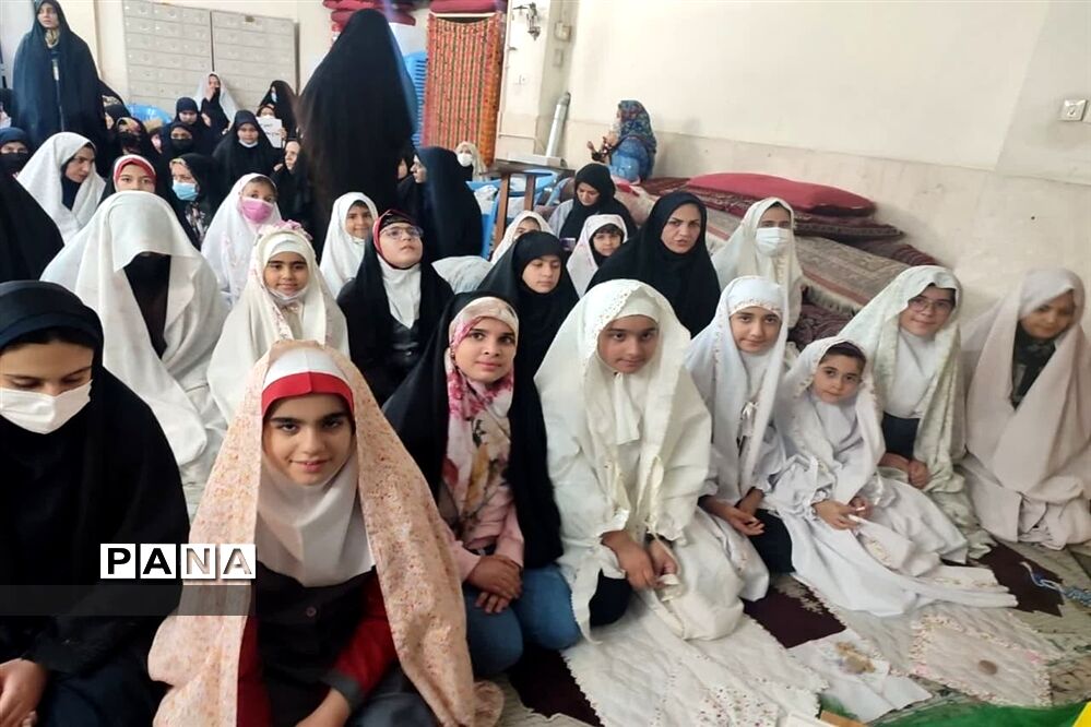 ضرورت توجه بر محوریت نماز در رویکردهای تربیتی مدارس غیردولتی و هیات‌امنایی