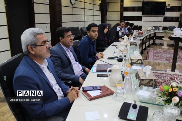 نشست هم‌اندیشی تشکل‌های دانش‌آموزی استان بوشهر
