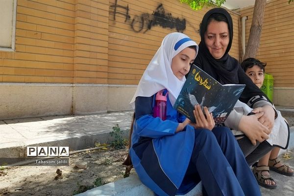 برگزاری مسابقات کتابخوانی مرحله‌‌ مدرسه‌ای در بهارستان دو