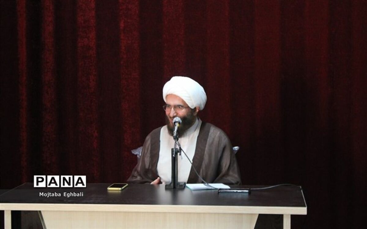 خدمت و گره‌گشایی از کار مردم، مهم‌ترین رسالت ائمه جمعه است