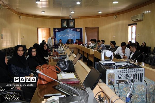 تجلیل از مدال‌آوران المپیاد‌های علمی و ادبی استان یزد در سال ۱۴۰۱