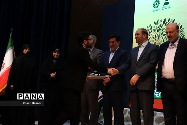 اختتامیه دومین جشنواره دوسالانه قصه گویی نهال امید