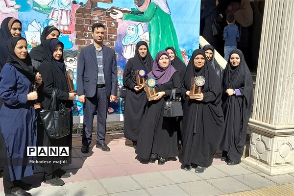 تقدیر از معلمان برتر خشت اولی شهرستان‌های استان تهران دراردوگاه استانی شهید محمد منتظری شهریار