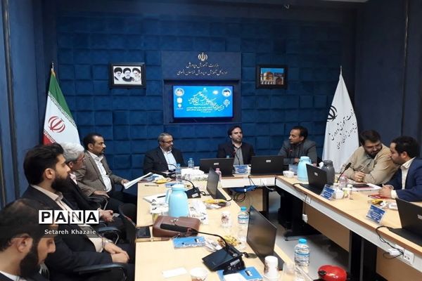 نشست رئیس مرکز اطلاع رسانی و روابط عمومی وزارت آموزش و پرورش با کارشناسان روابط‌عمومی ادارات شهرستان مشهد