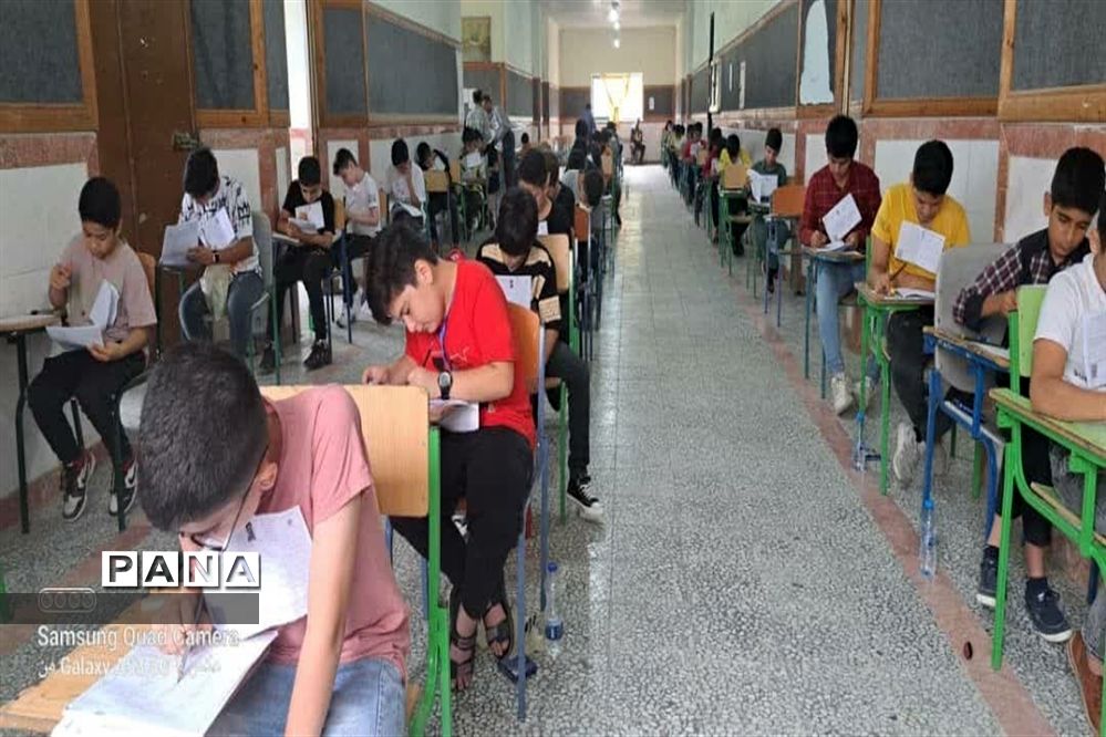 آزمون تیزهوشان دختران و پسران در دبیرستان علامه حلی