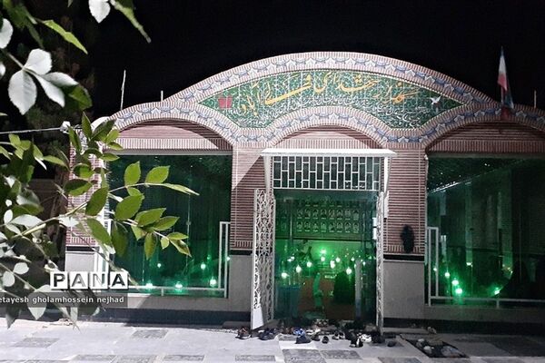 یادبود شهید‌محمد قنبری در گلزارشهدای شهرستان‌ قرچک