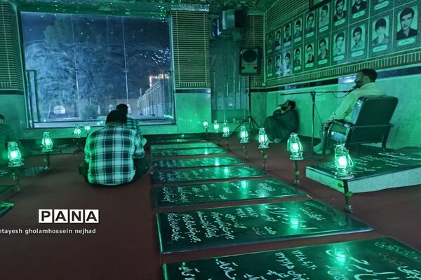 یادبود شهید‌محمد قنبری در گلزارشهدای شهرستان‌ قرچک