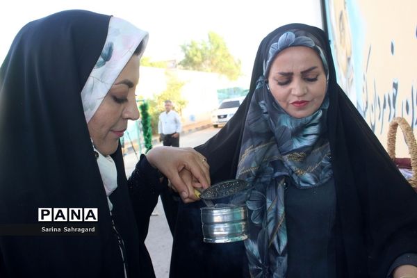 اعزام دانش‌آموزان دختر زیارت اولی  استان بوشهر به مشهد مقدس -۲