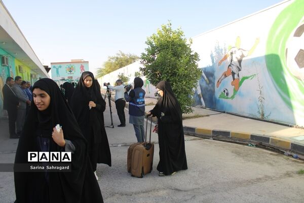 اعزام دانش‌آموزان دختر زیارت اولی  استان بوشهر به مشهد مقدس -۲