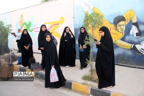 اعزام دانش‌آموزان دختر زیارت اولی  استان بوشهر به مشهد مقدس -۲