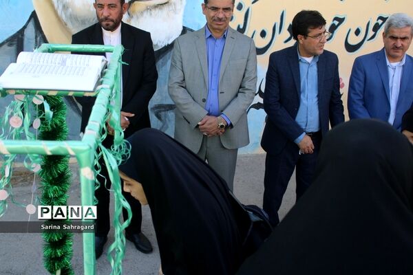 اعزام دانش‌آموزان دختر زیارت اولی  استان بوشهر به مشهد مقدس -۲