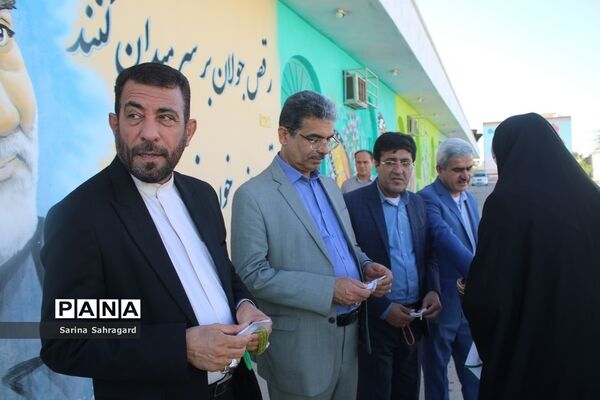 اعزام دانش‌آموزان دختر زیارت اولی  استان بوشهر به مشهد مقدس