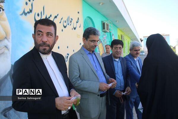 اعزام دانش‌آموزان دختر زیارت اولی  استان بوشهر به مشهد مقدس