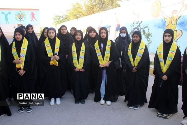 اعزام دانش‌آموزان دختر زیارت اولی  استان بوشهر به مشهد مقدس