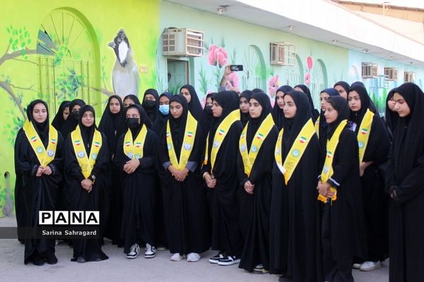 اعزام دانش‌آموزان دختر زیارت اولی  استان بوشهر به مشهد مقدس