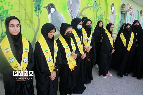 اعزام دانش‌آموزان دختر زیارت اولی  استان بوشهر به مشهد مقدس