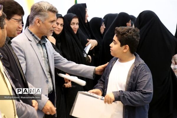 تجلیل از دانش‌آموزان برگزیده مسابقات فرهنگی هنری و قرآن و عترت مدارس ابرکوه