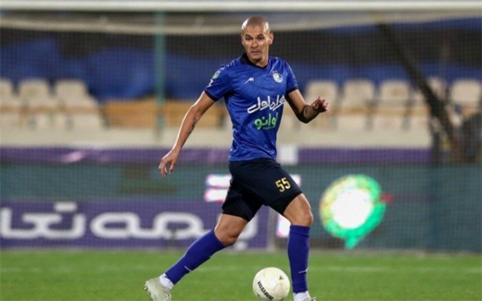 سیلوا یک‌طرفه با استقلال فسخ کرد