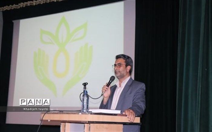 دانش‌آموزان ما می‌توانند ایران و جهان را تغییر دهند
