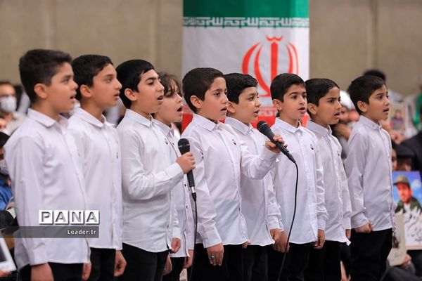 دیدار جمعی از خانواده‌های شهدا با مقام معظم رهبری