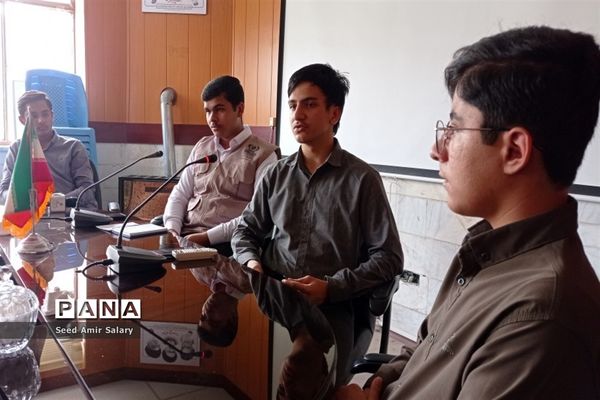 نشست فعالیت‌های تابستانه پسران خبرنگار پانا کاشمر