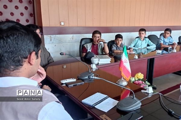 نشست فعالیت‌های تابستانه پسران خبرنگار پانا کاشمر