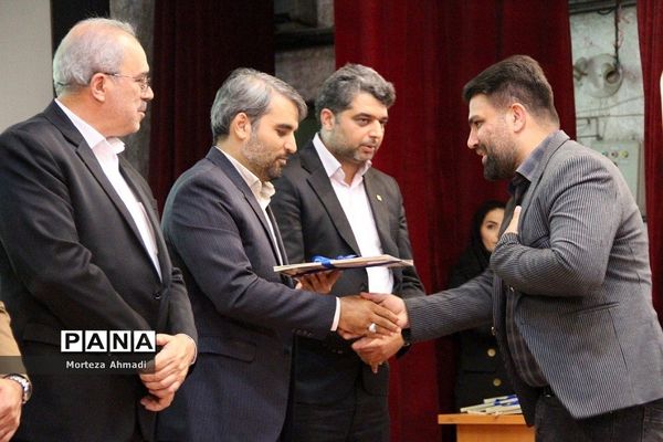 آیین تجلیل از برگزیدگان مرحله استانی دوازدهمین جشنواره نوجوان سالم شهرستان‌های استان تهران