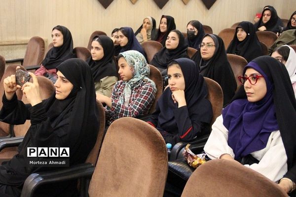 آیین تجلیل از برگزیدگان مرحله استانی دوازدهمین جشنواره نوجوان سالم شهرستان‌های استان تهران