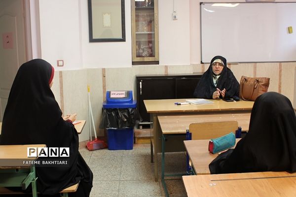 کارگاه‌های توانمندسازی رتبه‌های برتر قرآن‌ و عترت شهرستان‌های استان تهران‌