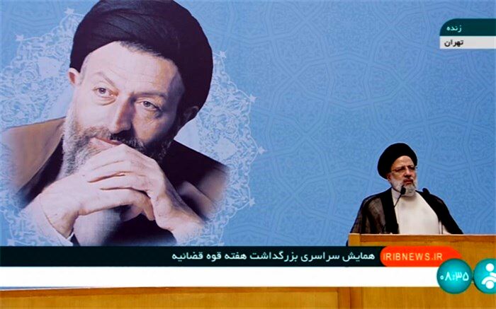 فضاسازی‌ها و جوسازی‌ها، نباید انسان را از راه خدا بازدارد