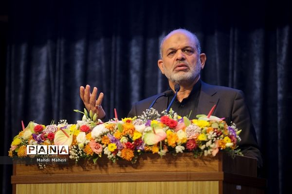 حضور وزیر کشور و فرماندهی نیروی انتظامی در ستاد مبارزه با مواد مخدر