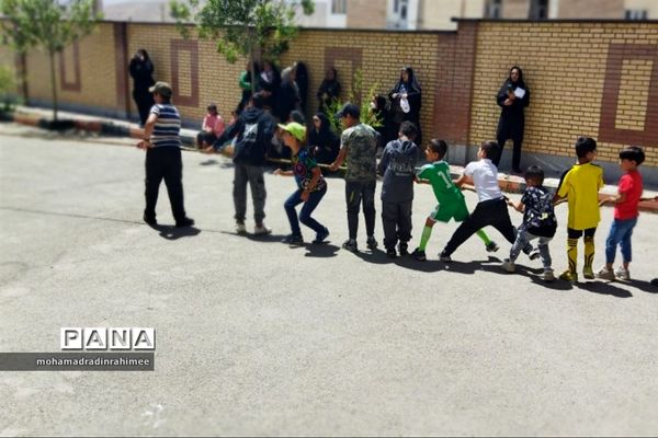 ویژه‌برنامه روز جهانی مبارزه با مواد مخدر در مدرسه ابوعلی‌سینا شهرستان فیروزکوه