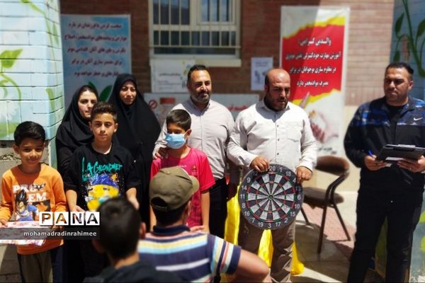 ویژه‌برنامه روز جهانی مبارزه با مواد مخدر در مدرسه ابوعلی‌سینا شهرستان فیروزکوه