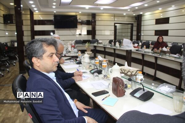 جلسه هم‌اندیشی توسعه و تجهیز هنرستان‌های استان بوشهر