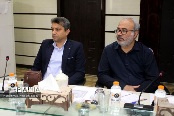 جلسه هم‌اندیشی توسعه و تجهیز هنرستان‌های استان بوشهر