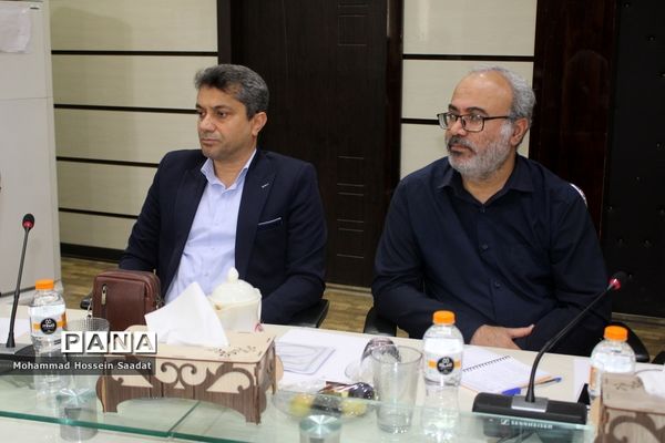 جلسه هم‌اندیشی توسعه و تجهیز هنرستان‌های استان بوشهر