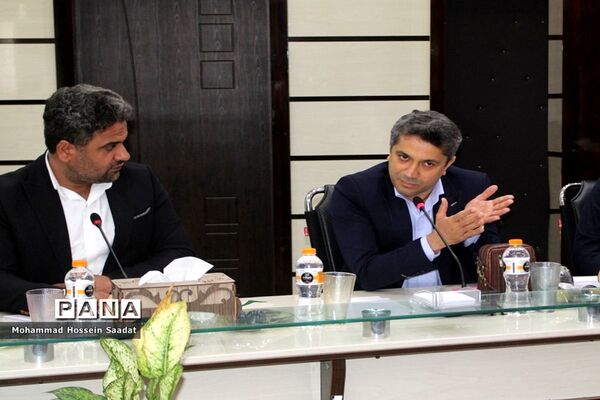 جلسه هم‌اندیشی توسعه و تجهیز هنرستان‌های استان بوشهر