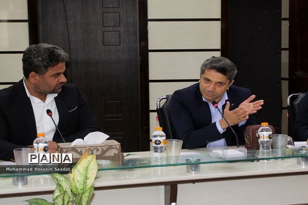 جلسه هم‌اندیشی توسعه و تجهیز هنرستان‌های استان بوشهر