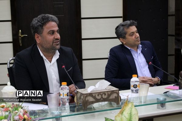 جلسه هم‌اندیشی توسعه و تجهیز هنرستان‌های استان بوشهر