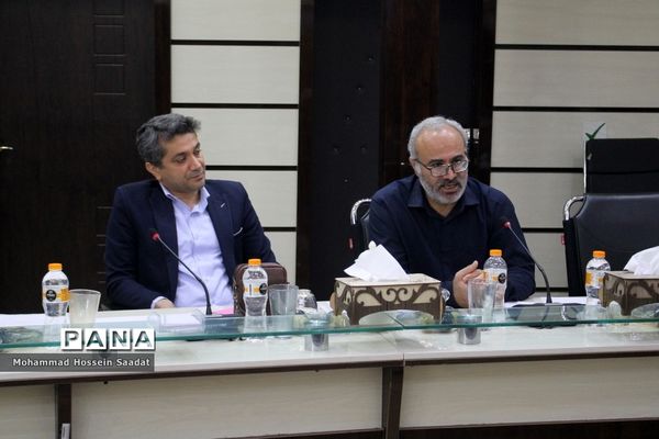 جلسه هم‌اندیشی توسعه و تجهیز هنرستان‌های استان بوشهر