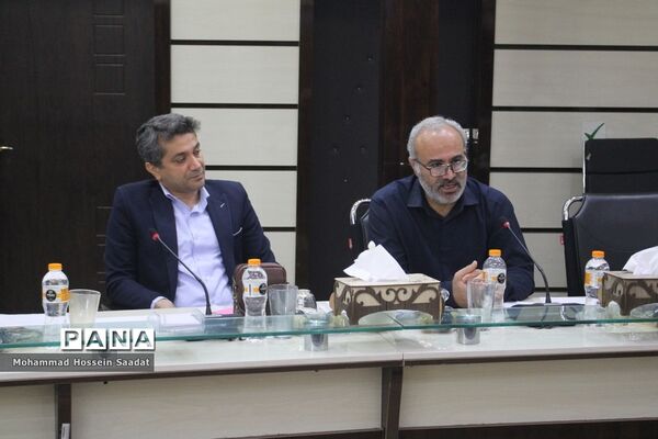 جلسه هم‌اندیشی توسعه و تجهیز هنرستان‌های استان بوشهر